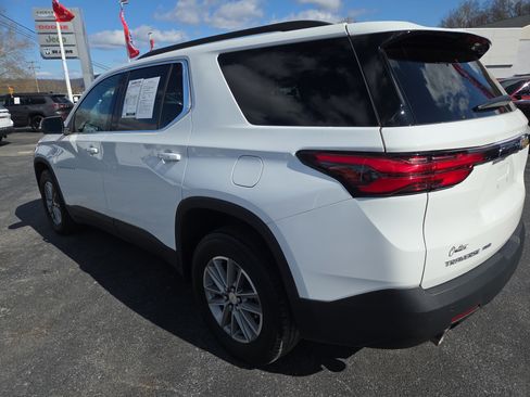 Used 2023 Chevrolet Traverse LT AWD/4WD image 5