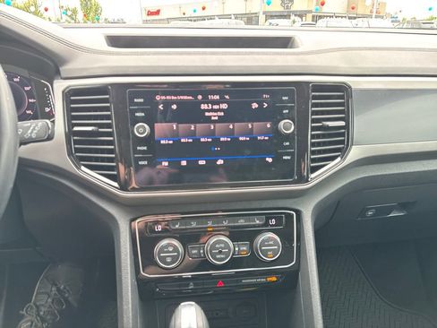 Used 2020 Volkswagen Atlas Cross Sport SEL FWD image 28