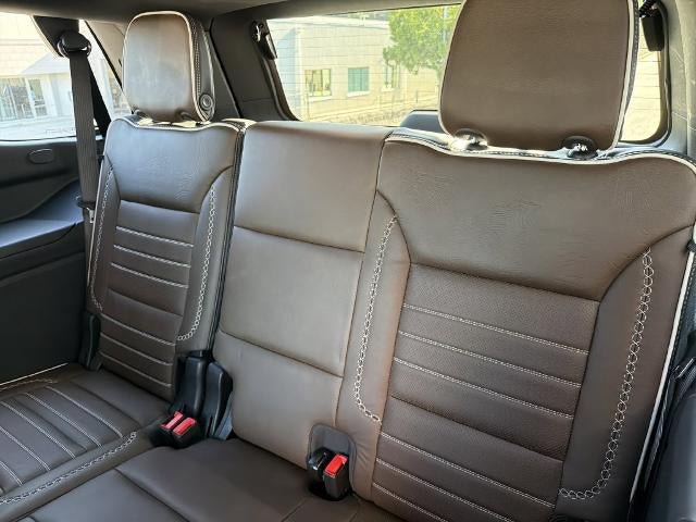 Used 2025 GMC Yukon Denali Ultimate AWD/4WD image 26