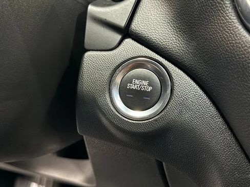 Used 2022 Chevrolet Equinox LT FWD image 17