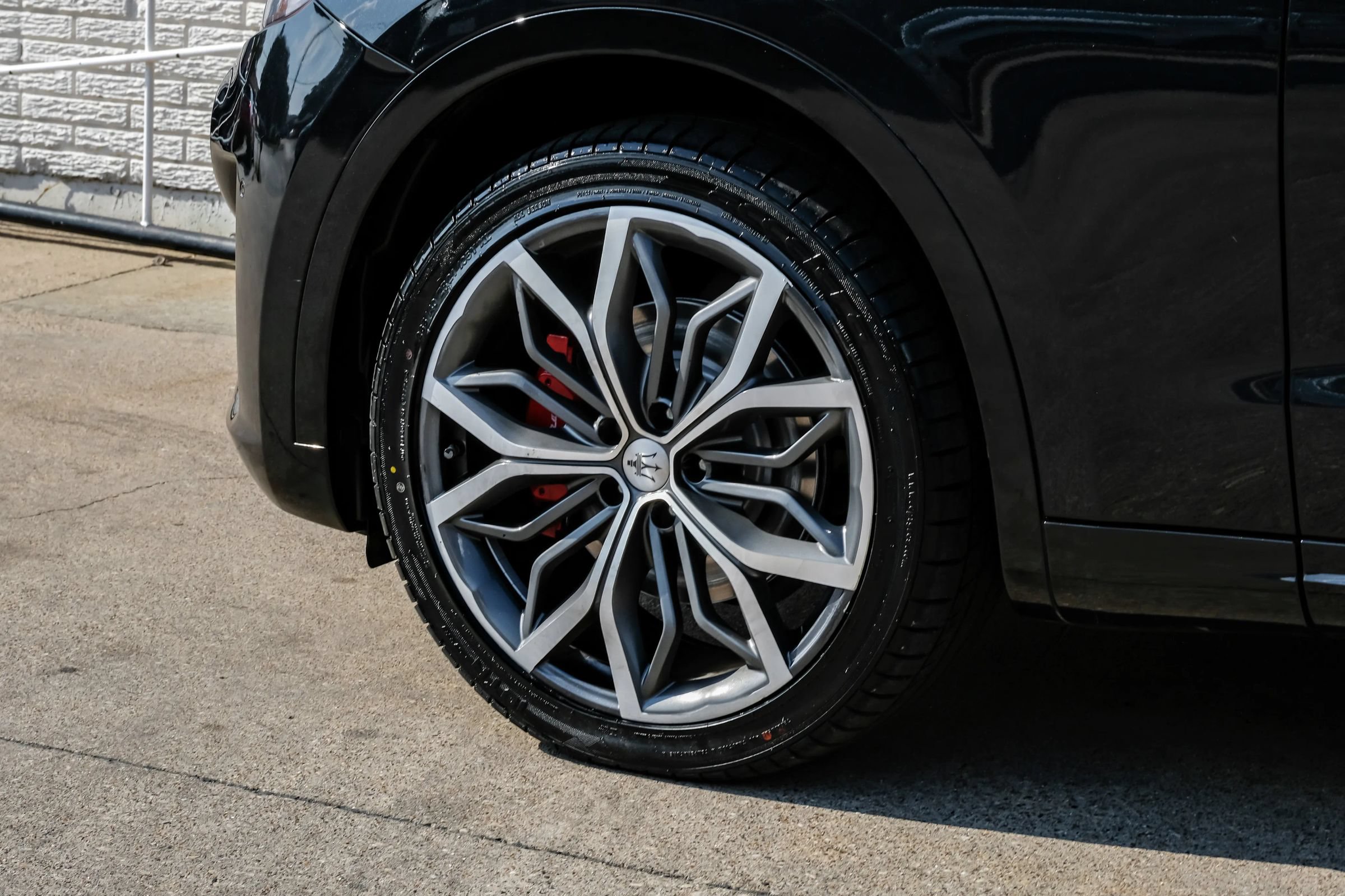Used 2021 Maserati Levante AWD/4WD image 71