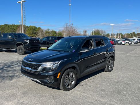 Used 2023 Kia Seltos S w/ Navigation Package image 4