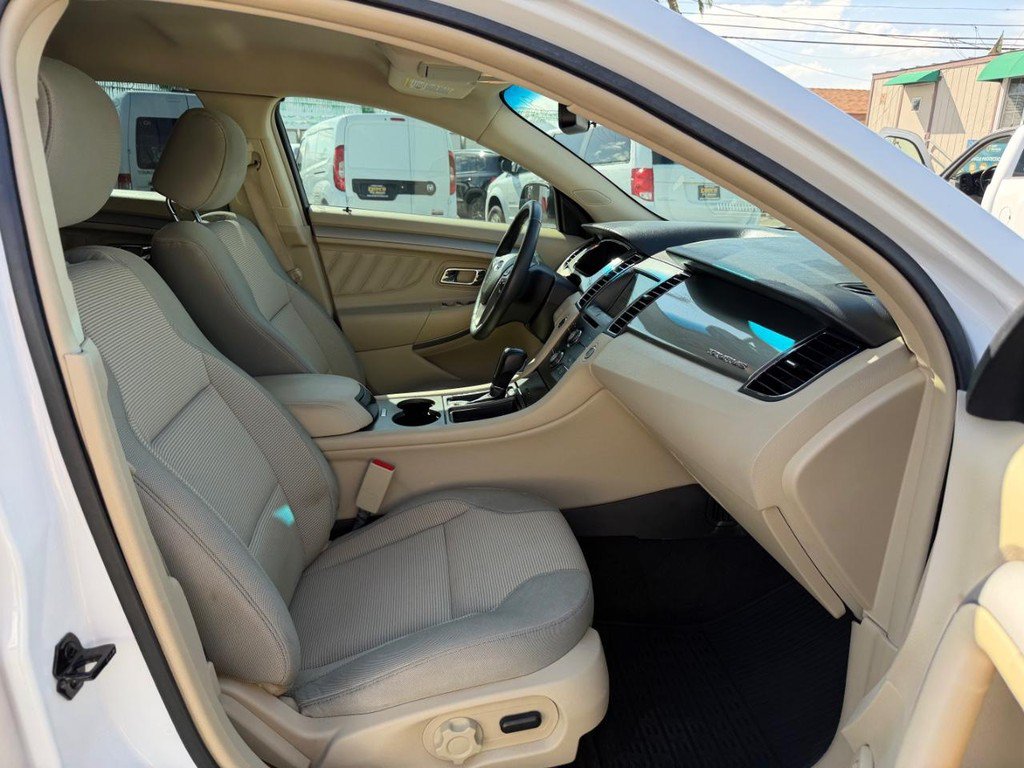 Used 2018 Ford Taurus SEL w/ Equipment Group 201A FWD image 21