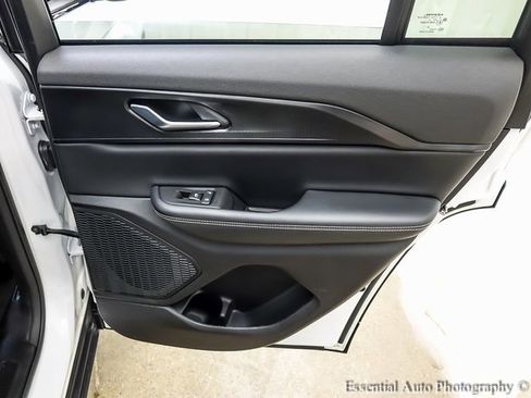 Used 2023 Jeep Grand Cherokee Laredo image 20