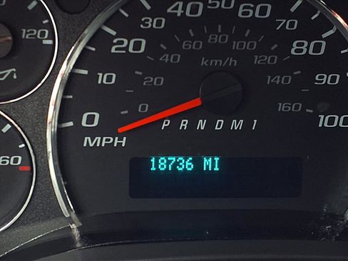 Used 2024 Chevrolet Express 2500 w/ Driver Convenience Package image 15