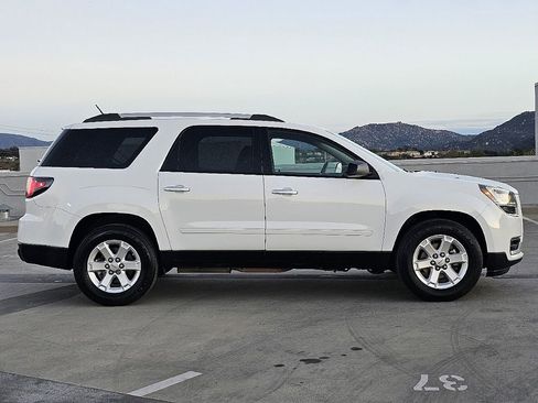 Used 2016 GMC Acadia SLE image 10