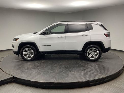 Used 2024 Jeep Compass Latitude AWD/4WD image 4