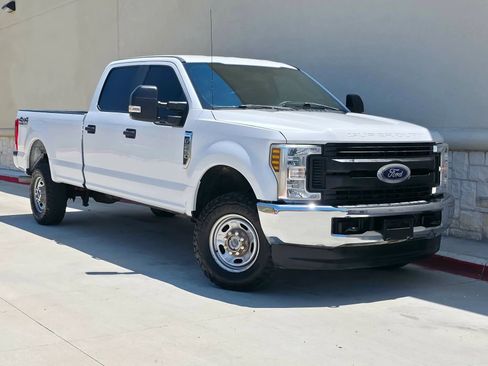 Used 2018 Ford F250 XL w/ Power Equipment Group AWD/4WD image 1