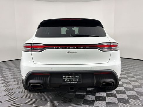 Certified 2023 Porsche Macan AWD/4WD image 8