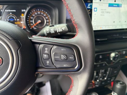 Used 2024 Jeep Wrangler Unlimited Rubicon w/ XTREMEE 35" Tire Package image 11