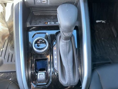 Used 2025 Chevrolet Colorado Trail Boss image 15