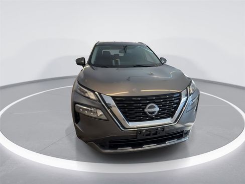 Used 2023 Nissan Rogue SL w/ SL Premium Package image 3