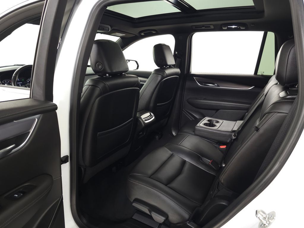 Certified 2024 Cadillac XT6 Luxury AWD/4WD image 31