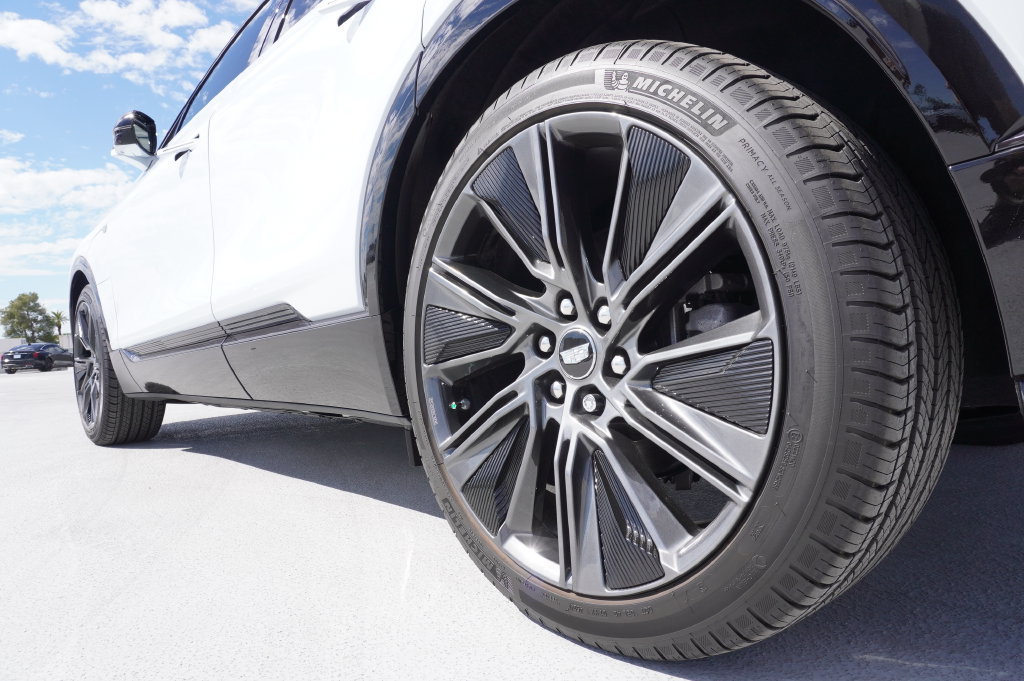 Certified 2026 Cadillac Lyriq Signature Sport w/ Nappa Leather Package RWD image 6