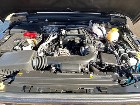 New 2025 Jeep Gladiator Sport image 21