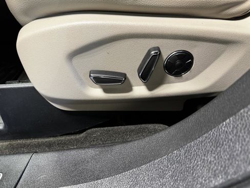 Used 2018 Ford Explorer Limited w/ Equipment Group 301A image 26