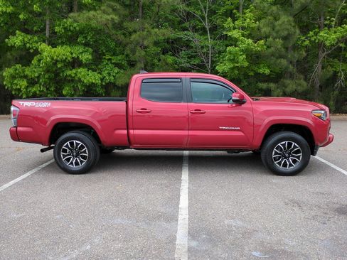 Used 2023 Toyota Tacoma TRD Sport AWD/4WD image 3