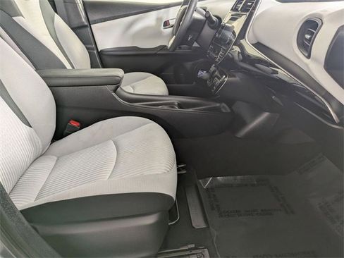 Used 2017 Toyota Prius Two image 30