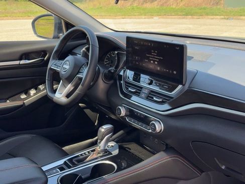 Used 2024 Nissan Altima 2.0 SR image 35