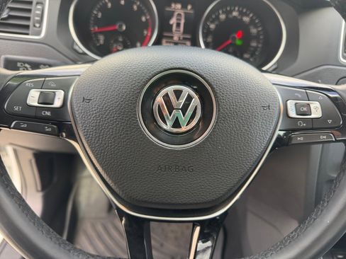 Used 2017 Volkswagen Jetta SE image 37