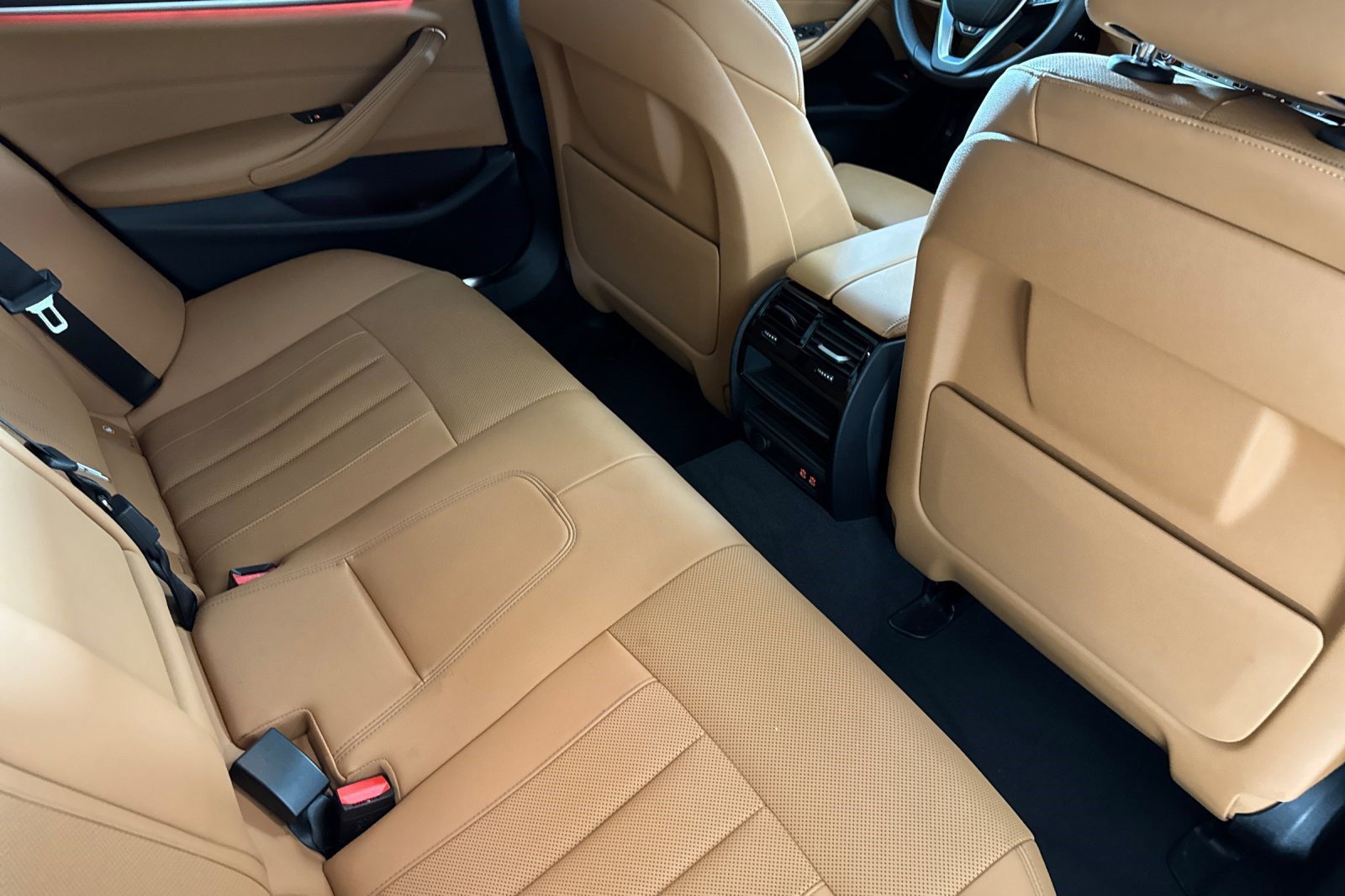 Certified 2023 BMW 530i w/ Convenience Package RWD image 32