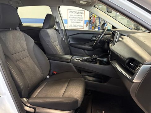 Used 2024 Nissan Rogue SV AWD/4WD image 21