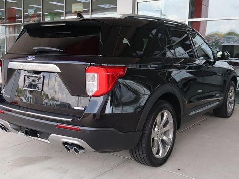 Used 2020 Ford Explorer Platinum w/ Premium Technology Package AWD/4WD image 11