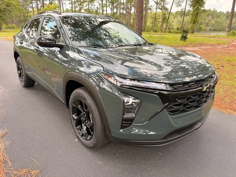New 2026 Chevrolet Trax LT w/ Driver Confidence Package FWD image 7