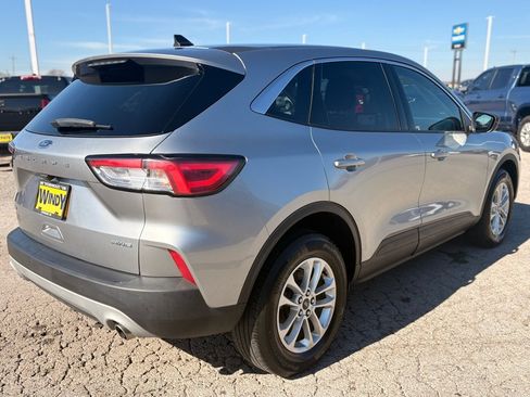 Used 2022 Ford Escape SE image 5