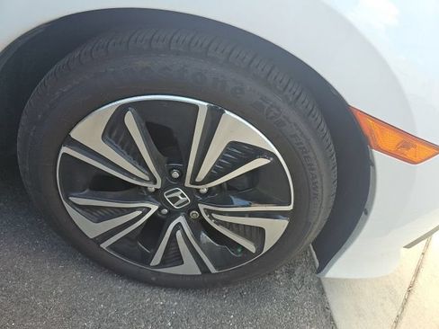 Used 2018 Honda Civic EX-L image 3