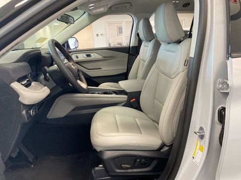 New 2026 Ford Explorer Active AWD/4WD image 17