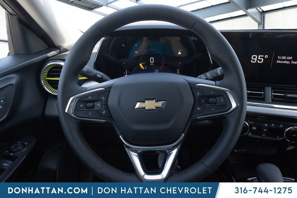 New 2026 Chevrolet Trax LT w/ Driver Confidence Package FWD image 6