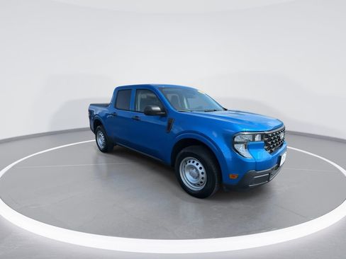 Used 2025 Ford Maverick XL w/ Equipment Group 102A image 2