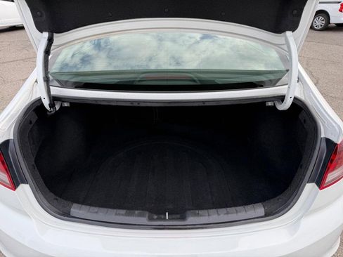 Used 2019 Hyundai Elantra SE w/ Cargo Package image 36