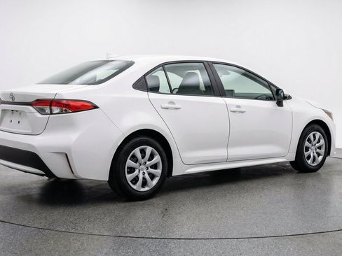 Used 2025 Toyota Corolla LE FWD image 9