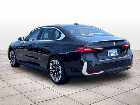 Used 2026 BMW 530i w/ Premium Package RWD image 7