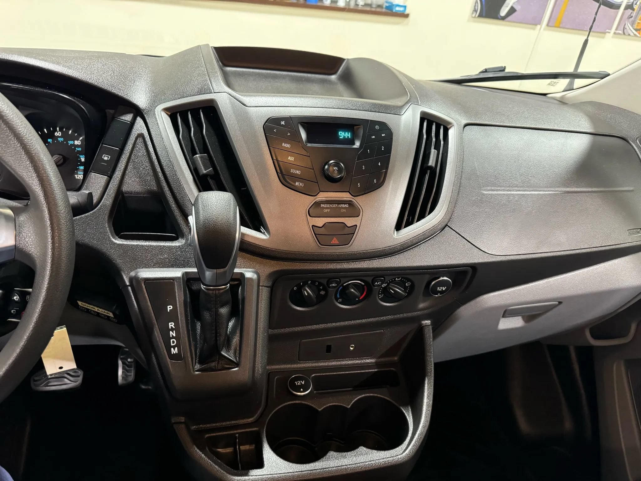 Used 2016 Ford Transit 150 130 Medium Roof RWD image 40
