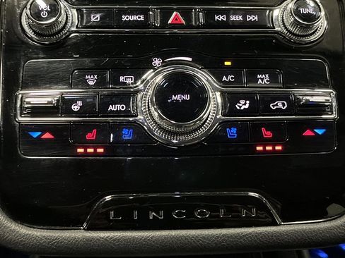 Used 2022 Lincoln Corsair AWD w/ Premium Package image 8