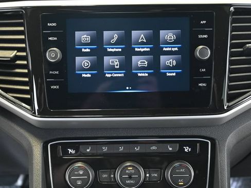 Used 2023 Volkswagen Atlas Cross Sport SE w/ Black Wheel Package AWD/4WD image 4