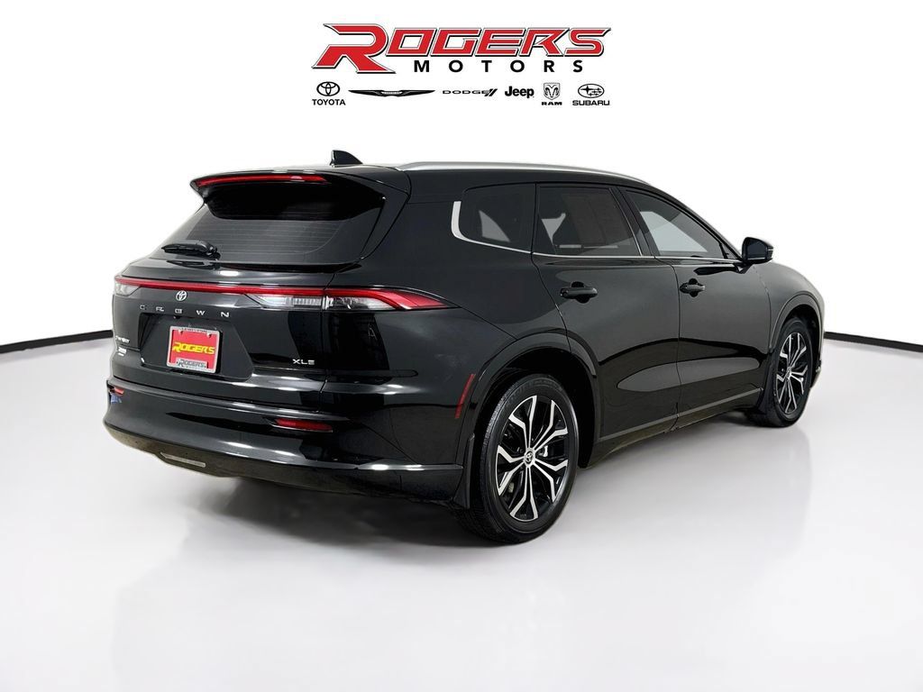 Certified 2025 Toyota Crown Signia AWD/4WD image 13