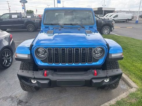 Used 2026 Jeep Gladiator Rubicon AWD/4WD image 3