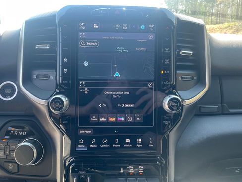 New 2026 RAM 1500 4x4 Crew Cab image 15