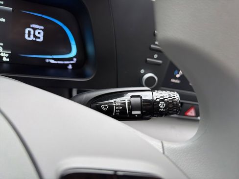 New 2026 Hyundai Elantra SE FWD image 31