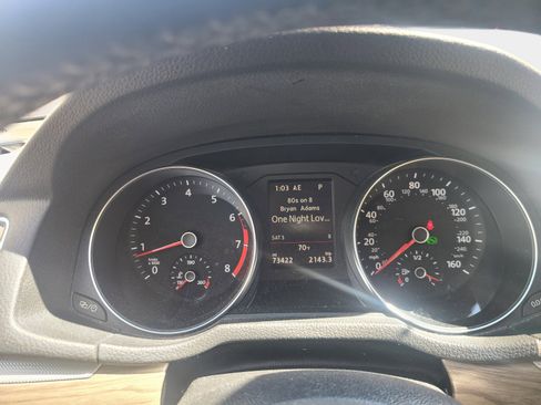 Used 2017 Volkswagen Passat 1.8T SEL Premium image 11