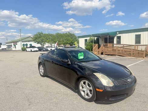 Used 2004 INFINITI G35 Coupe w/ Premium Pkg image 2