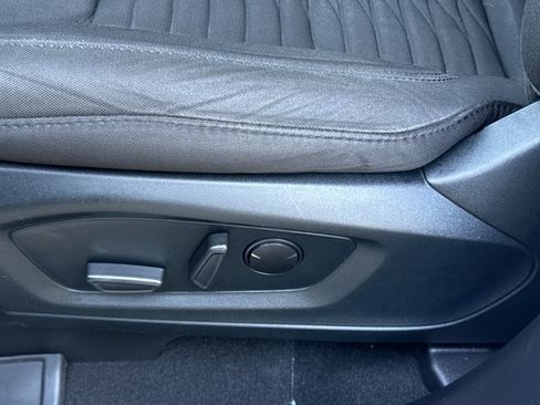 Used 2021 Ford Explorer XLT image 19