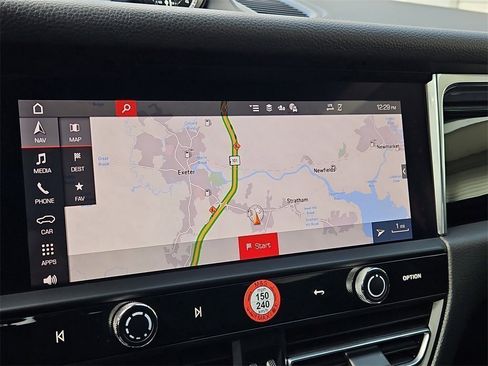 Certified 2025 Porsche Macan image 18