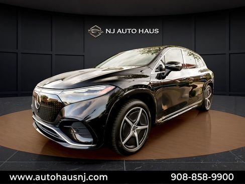 Used 2023 Mercedes-Benz EQS 580 4MATIC SUV image 4
