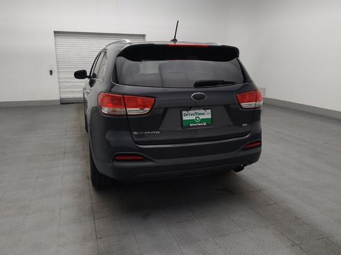 Used 2017 Kia Sorento FWD image 6