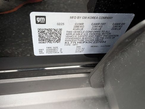 Certified 2025 Chevrolet Trax LT w/ LT Convenience Package image 34